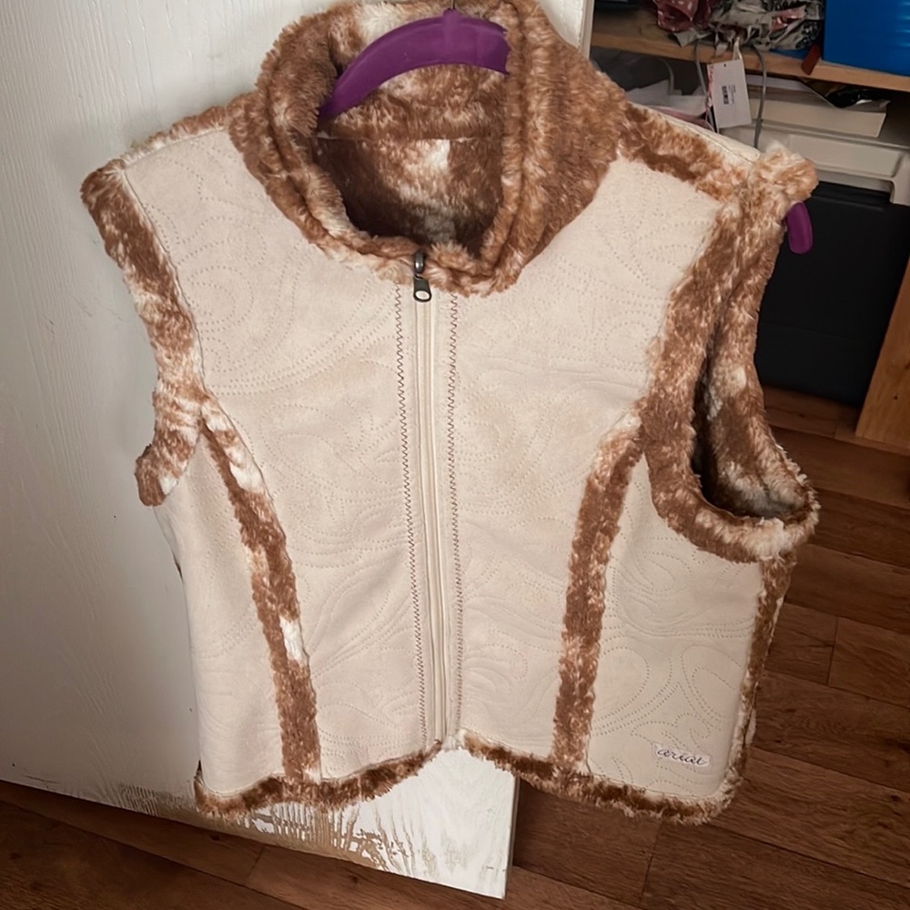 New Fall Ariat  Faux Fur Vest